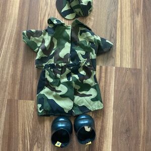 Build-A-Bear Army fatigues outfit complete with hat, Boots & BABW Dog Tag